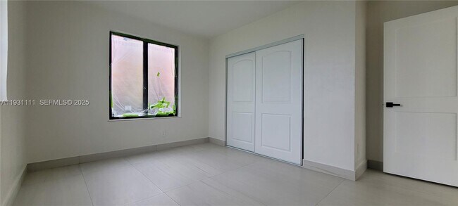 Building Photo - 800 Jann Ave