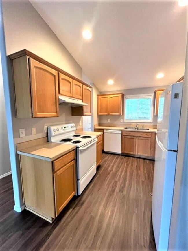 Building Photo - Beautiful 4BR/2BA Single-Level Home in Heart of McMinnville