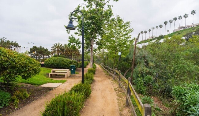 Building Photo - 6020 Seabluff Dr