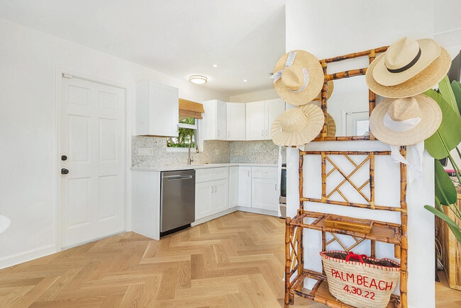 Building Photo - 319 Hunter St