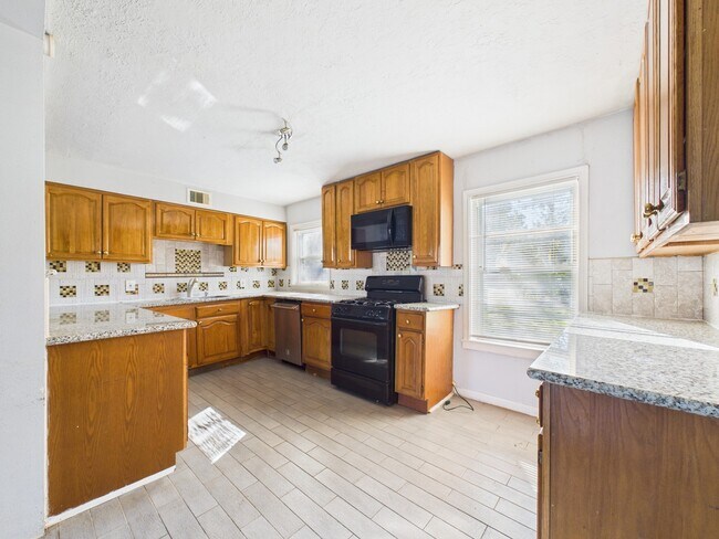 Building Photo - 3814 Luca St