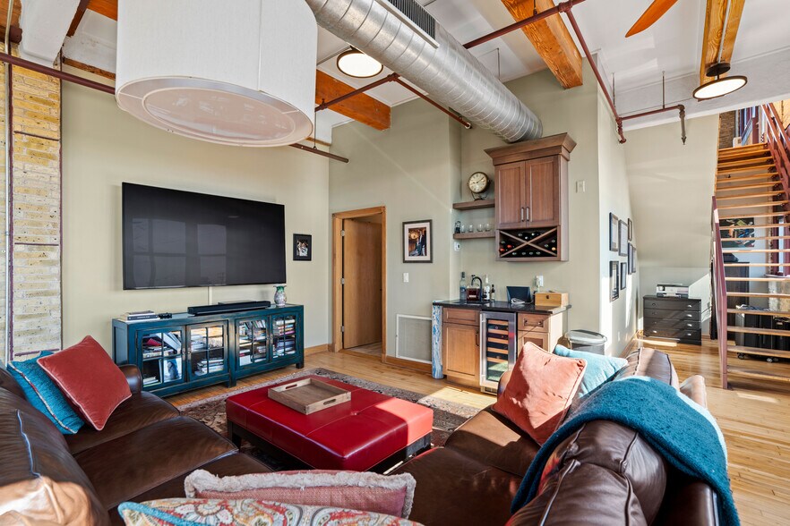 Living Room - 215 W Maple St