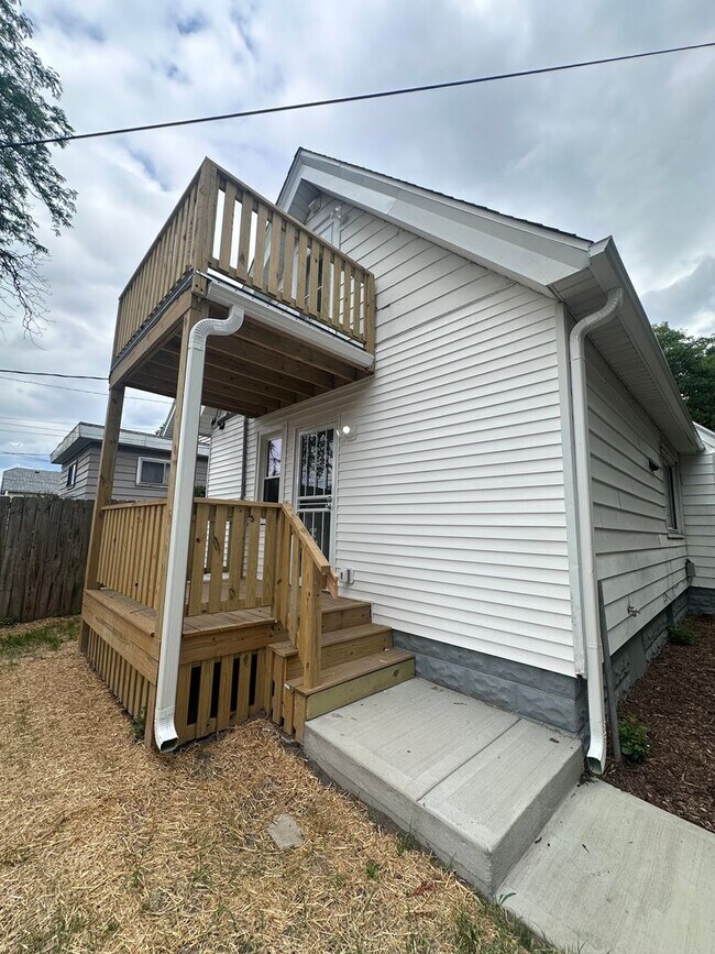 Building Photo - 3BR/2BA Rent to Own Home with Large Garage