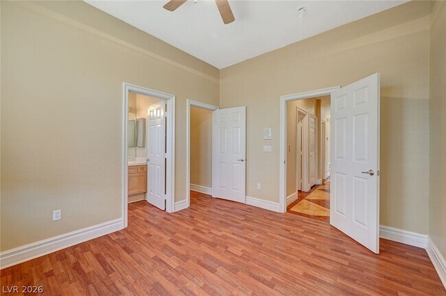 Building Photo - 9462 Castillana Ct