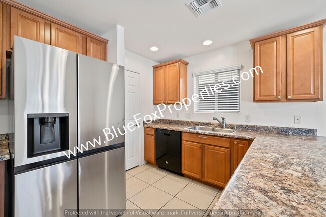 Building Photo - 8784 N Western Red Cedar Dr