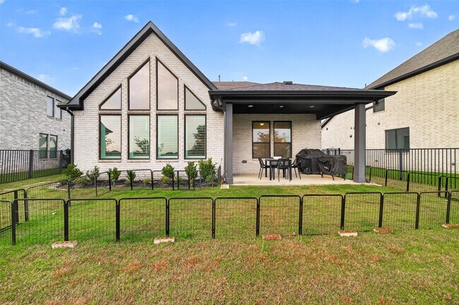 Building Photo - 19335 Hackberry Hollow Tr