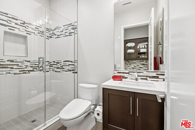 Building Photo - 12775 Bluff Creek Dr