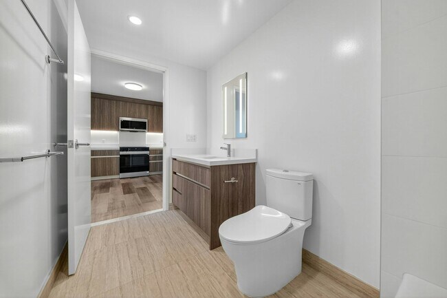 Building Photo - 1500 Rycroft St