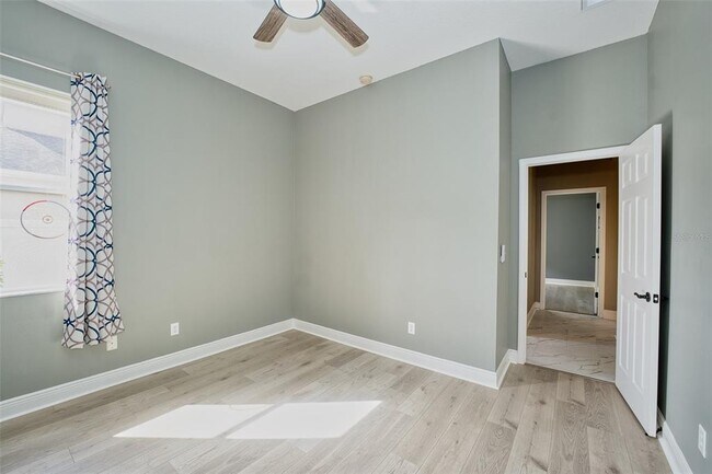Building Photo - 10513 Palm Cove Ave