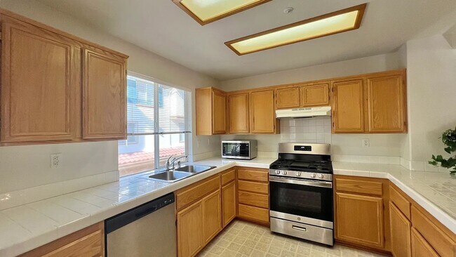 Building Photo - 10206 Wateridge Cir
