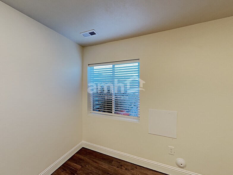 Building Photo - 1379 White St