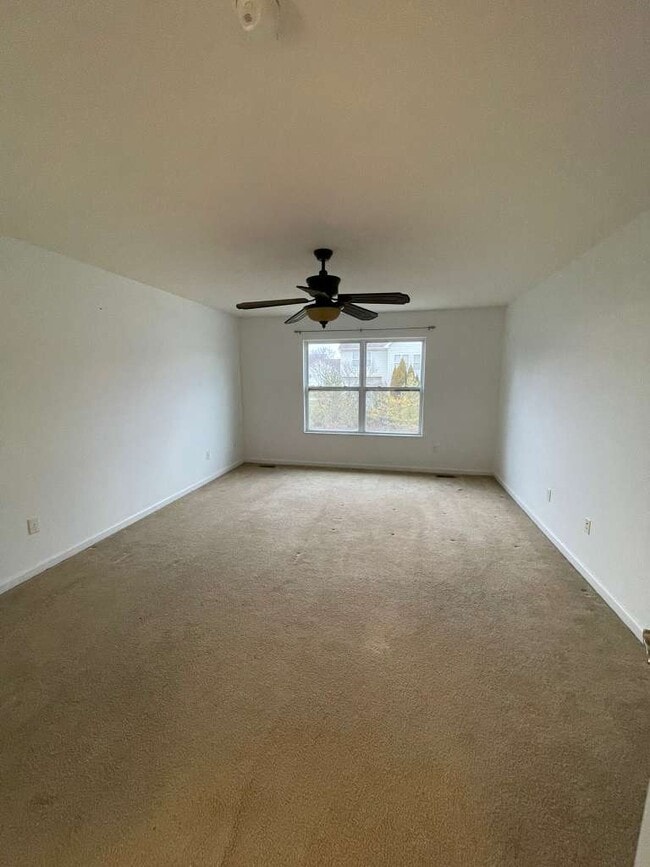 Building Photo - 6170 Ravenhill Rd