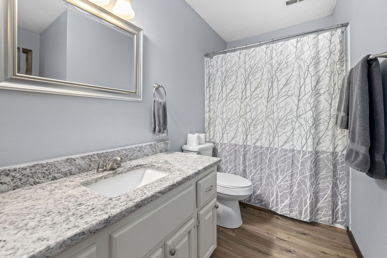 Building Photo - 9 August Ln