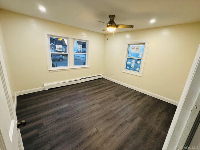 Building Photo - 741 Salem Rd