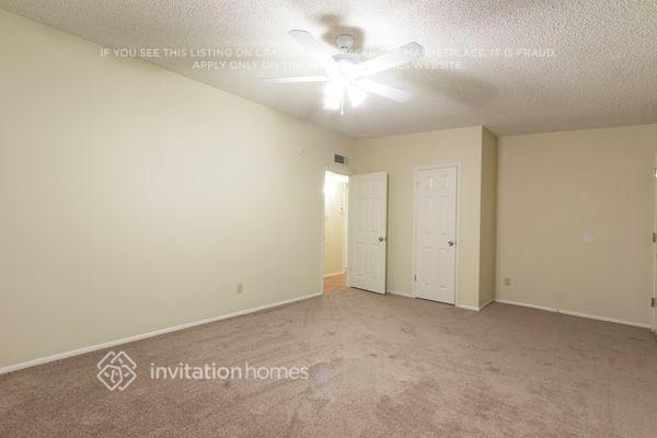 Building Photo - 1632 E Broadmor Dr