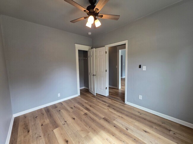 Building Photo - 840 S Maple Ave
