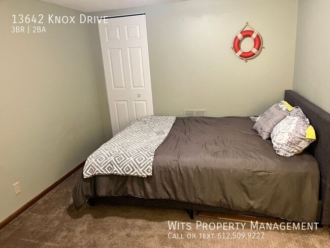 Building Photo - 13642 Knox Dr