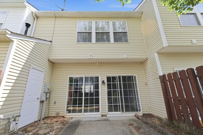 Building Photo - 3221 Mannington Dr