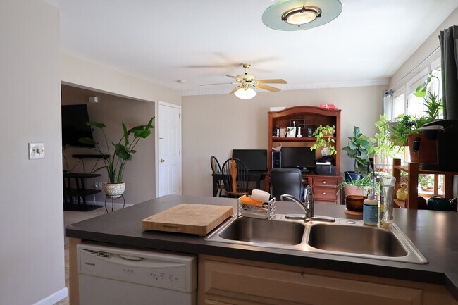 Building Photo - 132 Lighthouse Dr