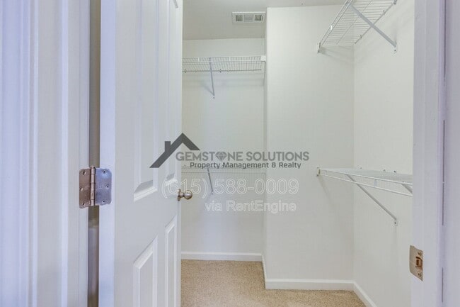 Building Photo - 6007 Dupont Cove Dr