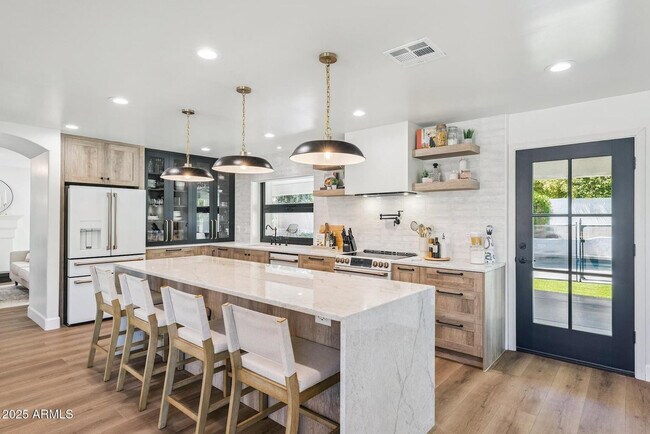 Building Photo - 5556 E Sandra Terrace