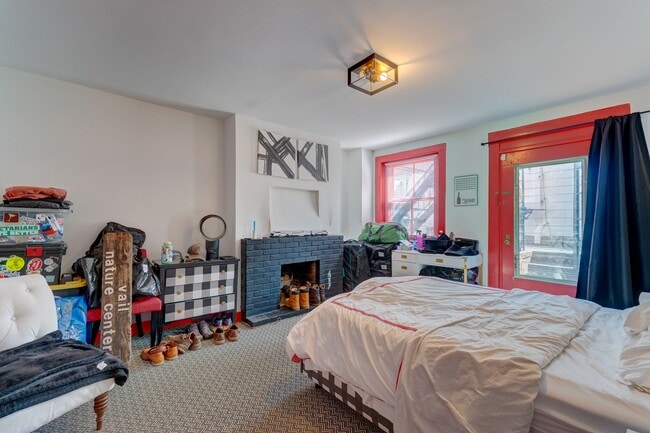 Building Photo - 40 Trumbull St