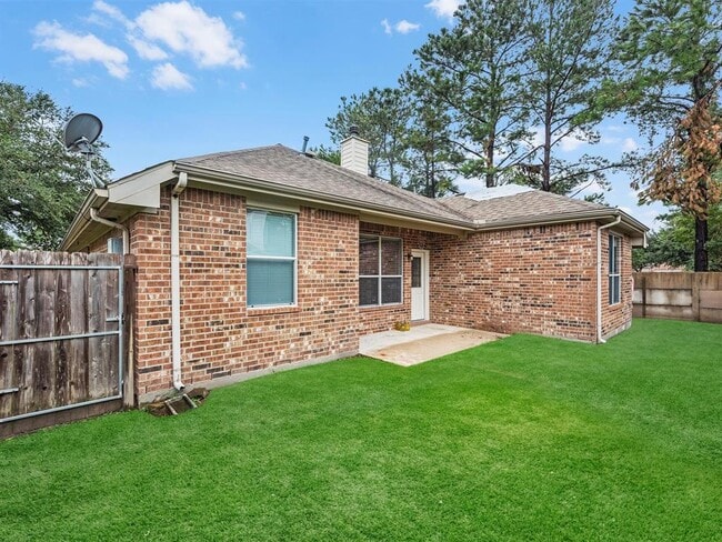 Building Photo - 23301 Tuttle Ct
