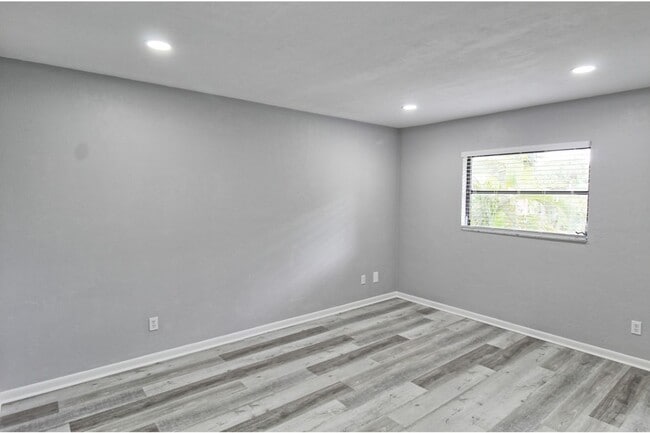 Building Photo - Gorgeous New Remodel! Pine Haven Condo in Bonita Springs!