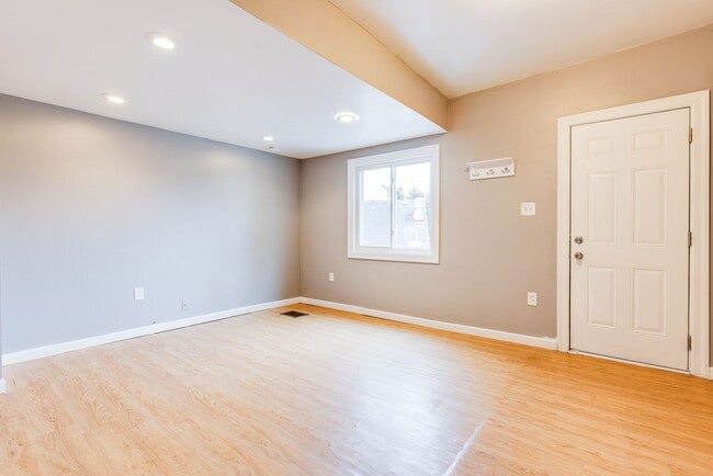 Building Photo - Available MAY 2026  - Private 2 Bedroom Home w/ Large Deck!