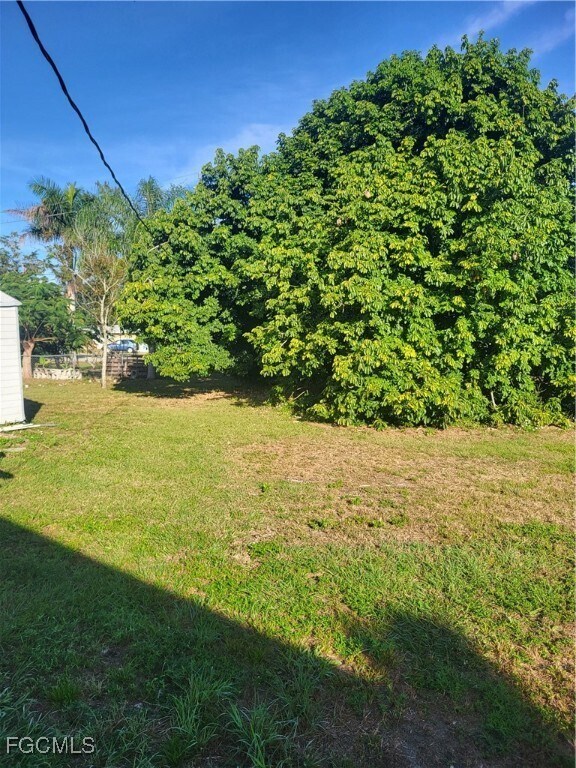 Building Photo - 2027 Maravilla Cir