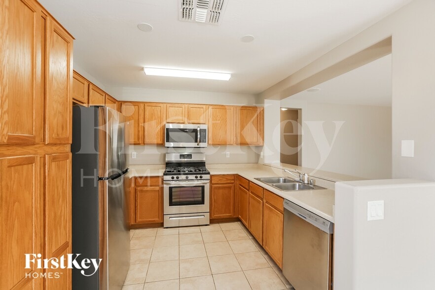 Building Photo - 13318 N 124th Ln