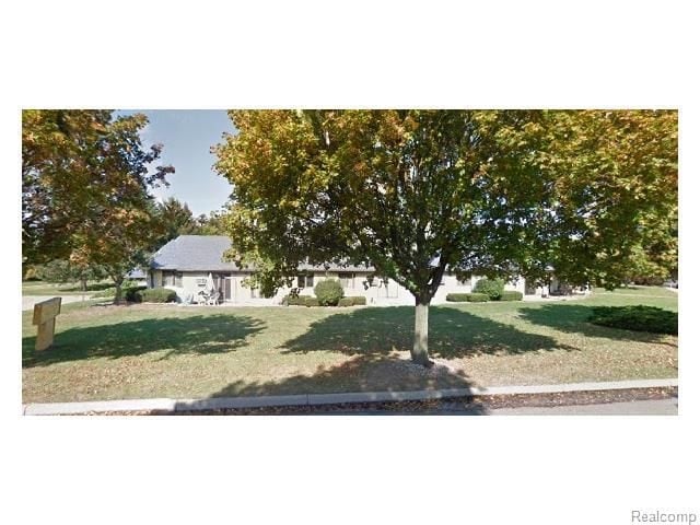 Primary Photo - Courtyard Apartments