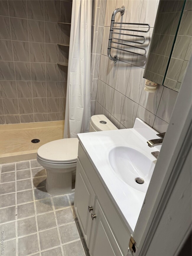 Building Photo - 18 Leach St