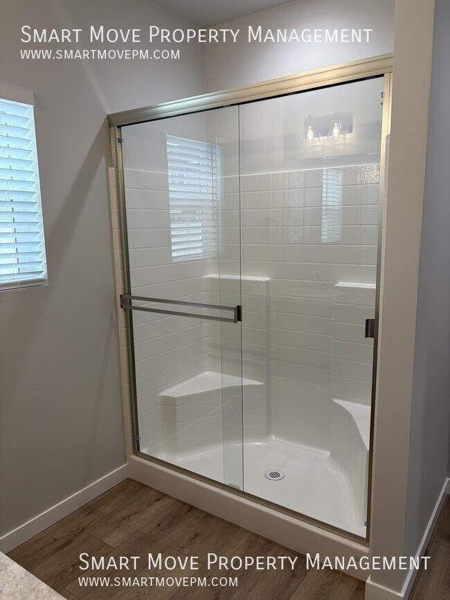 Building Photo - 611 W Snowy Owl St