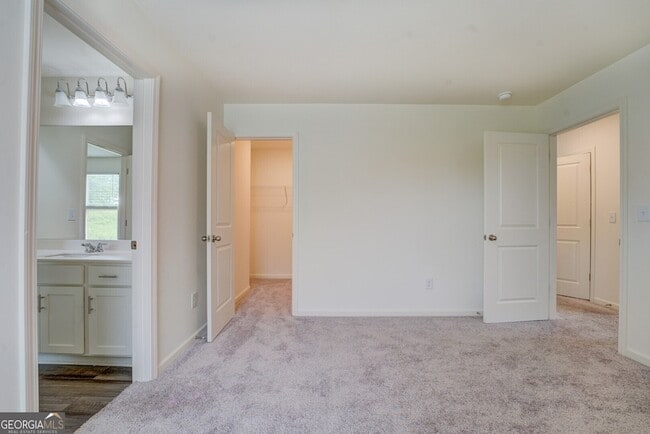 Building Photo - 7061 Rochford Dr