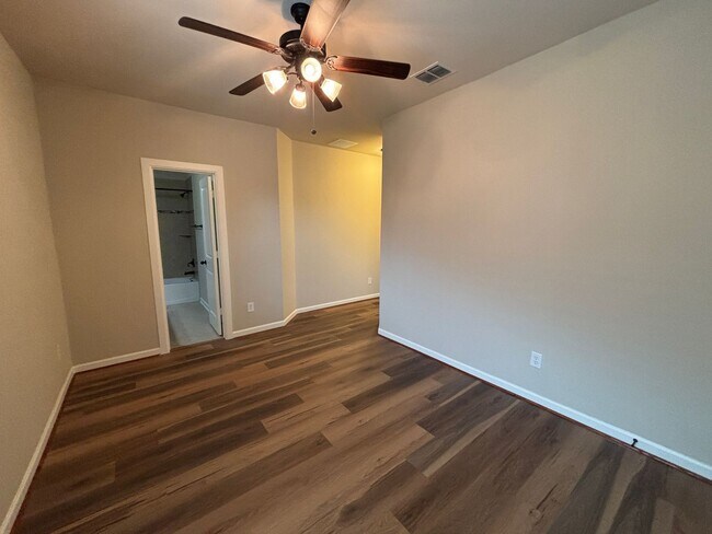 Building Photo - 5 BR/4BA | Updated Single Family Home | 2-Car Garage | Gated backyard