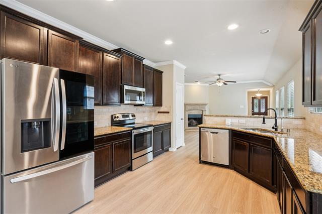 Building Photo - 15937 Alvarado Dr