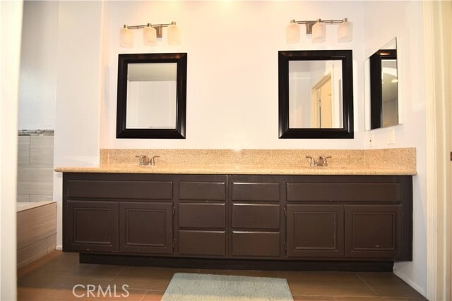 Building Photo - 2062 Lakeshore Dr