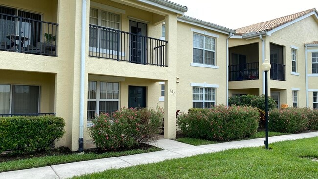 Primary Photo - 158 SW Peacock Blvd
