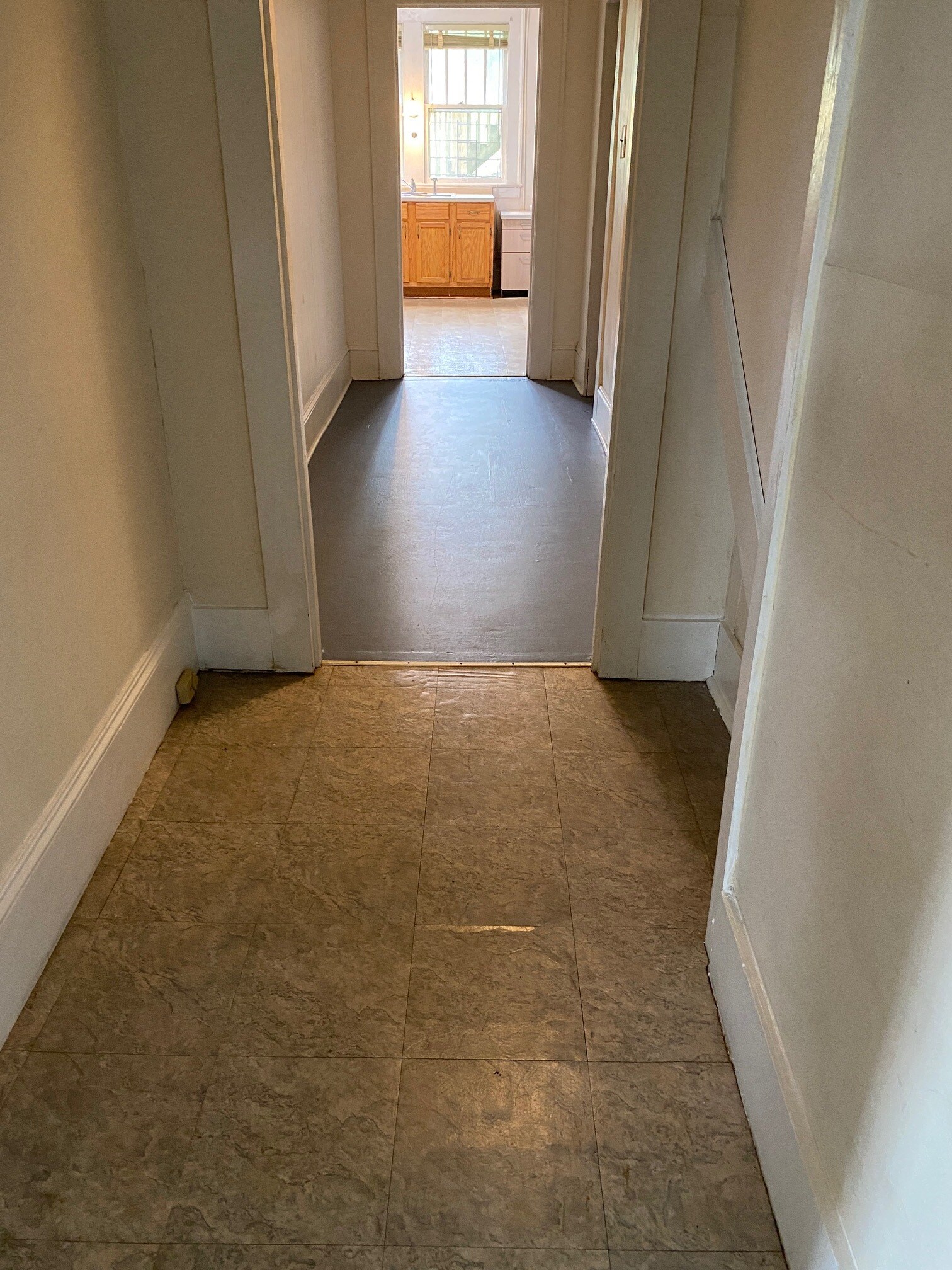 Building Photo - 220 W End Blvd