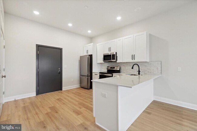 Building Photo - 2157 E Lehigh Ave