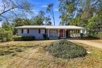 Building Photo - 204 Juniper Dr