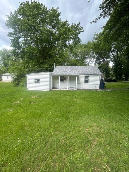 Building Photo - 222 Manning Ave