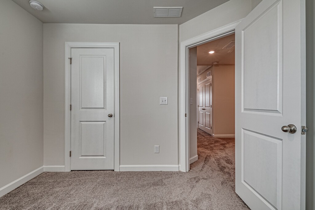 Building Photo - Room in Townhome on Tears Ln