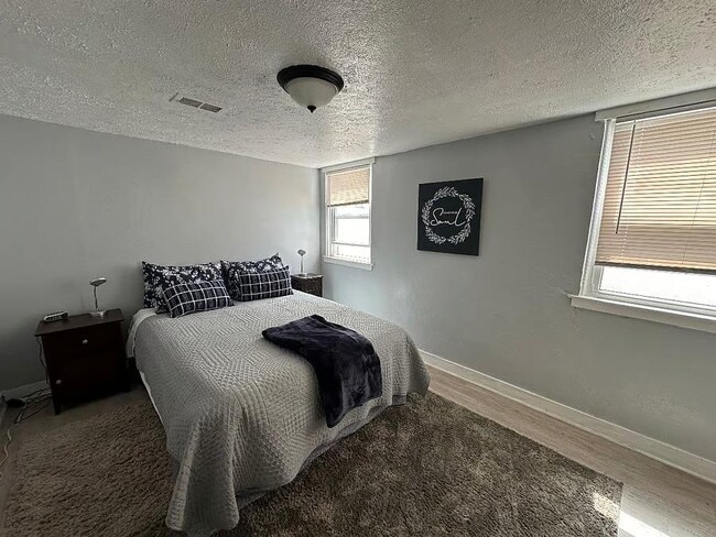 Building Photo - 2201 W State St