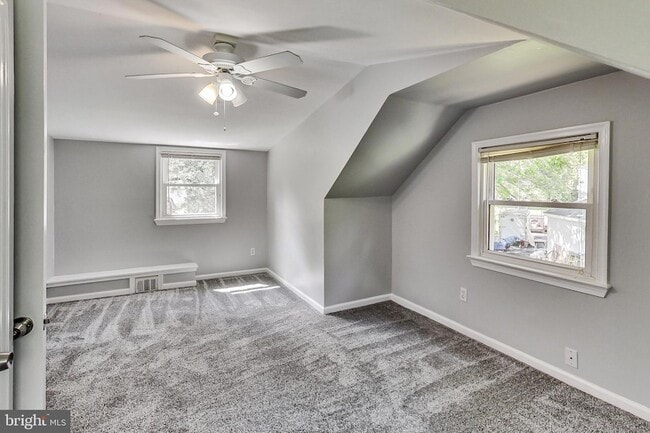 Building Photo - 6641 Barrett Rd