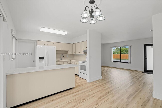 Building Photo - 5110 SW 106th Ave