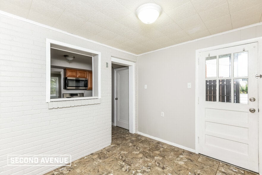 Building Photo - 43 Glenview Ave