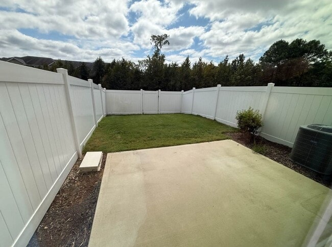 Building Photo - 4914 Crossley St