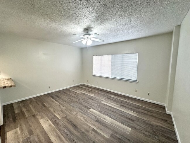 Building Photo - Starwest Condos #104